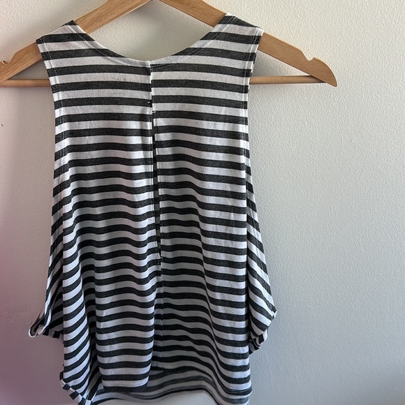 Women's Nike Tank - Picture 4 of 7